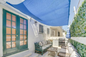 Upscale Los Angeles Retreat with Patio and BBQ Grill!